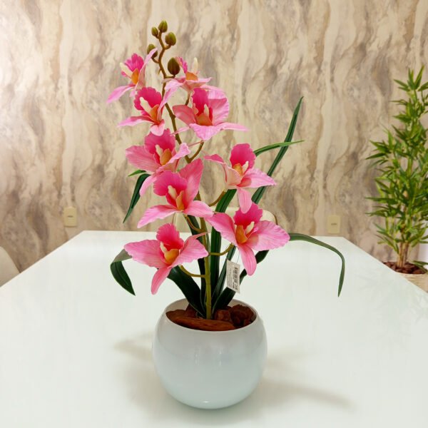 Arranjo de Orquídea Rosa Cattleya Com Vaso de Vidro Branco